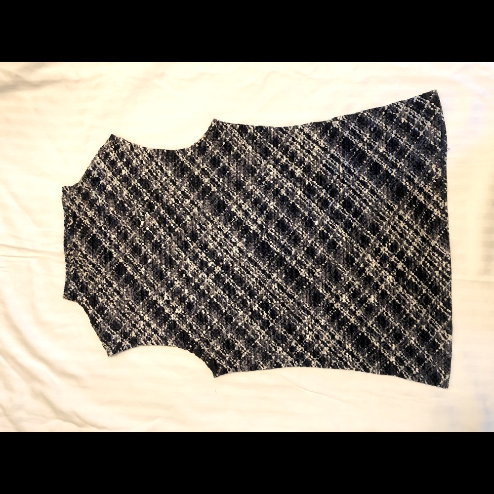 Casual Corner sleeveless shirt.  Size S.